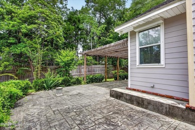 Welcome home to this beautifully maintained 4-bedroom, 2-bath - photo 29
