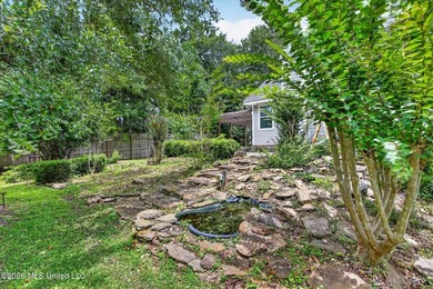 Welcome home to this beautifully maintained 4-bedroom, 2-bath - photo 30