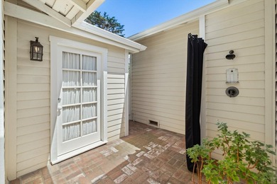 Welcome to this enchanting 2-bedroom, 2-bathroom cottage nestled - photo 31