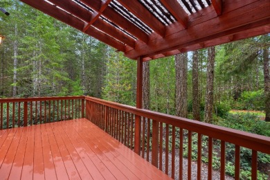 Newer custom home in the forest in Alderbrook - photo 2