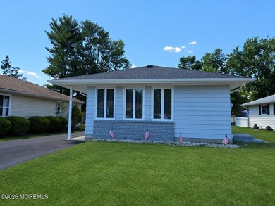 Welcome to this well-maintained Key West model in desirable - photo 1