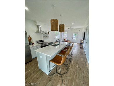 Amazing opportunity to own two duplexes (4 units) and a - photo 6