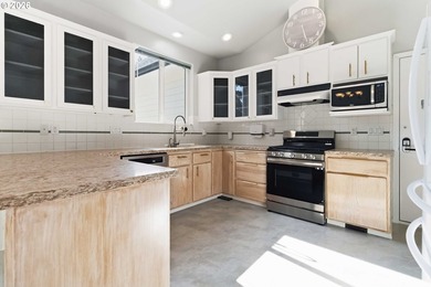Spacious modern home in a well-kept neighborhood with updated - photo 10