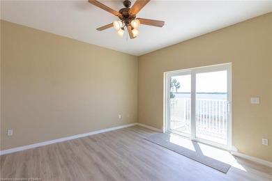 Like-New Luxury Lakefront Townhome - 4BR / 3.5BA / 3 Levels - - photo 33