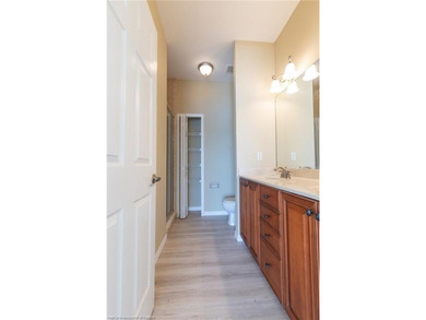Like-New Luxury Lakefront Townhome - 4BR / 3.5BA / 3 Levels - - photo 35
