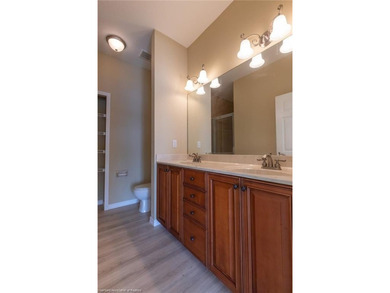 Like-New Luxury Lakefront Townhome - 4BR / 3.5BA / 3 Levels - - photo 36