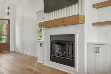 Discover luxury lake area living in the highly sought after - photo 10