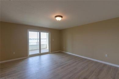 Like-New Luxury Lakefront Townhome - 4BR / 3.5BA / 3 Levels - - photo 44