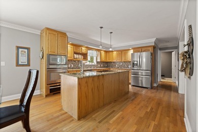 This spacious 4 bedroom, 2.5 bath home offers a functional - photo 3