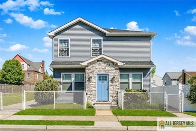 Turn Key Home! This large home has been completely rebuilt! - photo 2