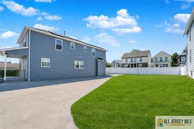 Turn Key Home! This large home has been completely rebuilt! - photo 4