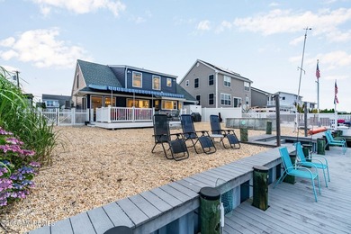 Welcome to one of Green Island's most desirable waterfront - photo 1