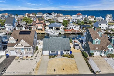 Welcome to one of Green Island's most desirable waterfront - photo 4