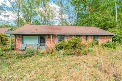 Fort Loudoun Lake Home Sale Pending in Knoxville Tennessee