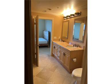 Top floor 3 BEDROOM WATERMARKE CONDO with amazing views!
This