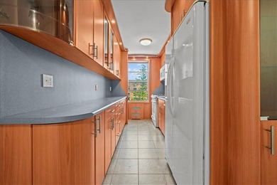 Welcome to this exceptionally spacious two-bedroom - photo 17