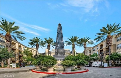 Top floor 3 BEDROOM WATERMARKE CONDO with amazing views!
This