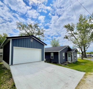 Lake Home For Sale in Warsaw, Indiana