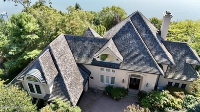 RARE OPPORTUNITY FOR A BEAUTIFUL CUSTOM RIVERFRONT HOME ON A ONE - photo 6