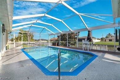 Welcome to this beautifully updated 4-bedroom, 2-bath waterfront - photo 7