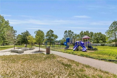 Why wait months for new construction when you can move right - photo 8