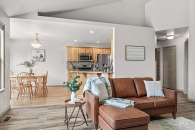 Welcome to this beautiful home in a quiet neighborhood near - photo 13