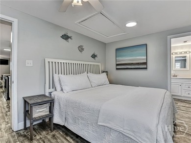 Adorable and move-in ready, this charming 4 BR, 2 BA single - photo 15