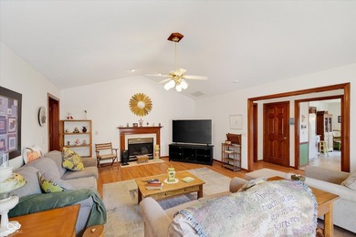 Charming Ranch Condo in Library Park! Welcome home to this - photo 15