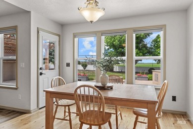 Welcome to this beautiful home in a quiet neighborhood near - photo 16