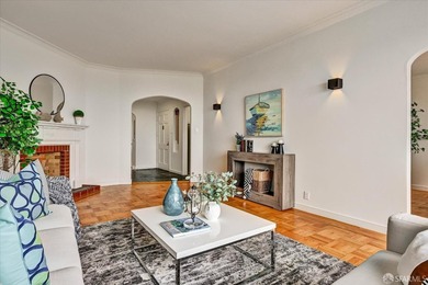 Central Sunset reversed floor plan home ideally situated on one - photo 17