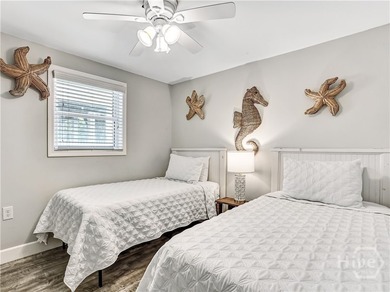 Adorable and move-in ready, this charming 4 BR, 2 BA single - photo 19