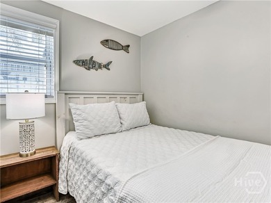 Adorable and move-in ready, this charming 4 BR, 2 BA single - photo 22