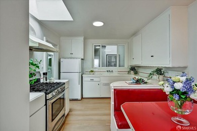 Central Sunset reversed floor plan home ideally situated on one - photo 22