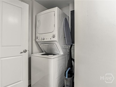 Adorable and move-in ready, this charming 4 BR, 2 BA single - photo 23