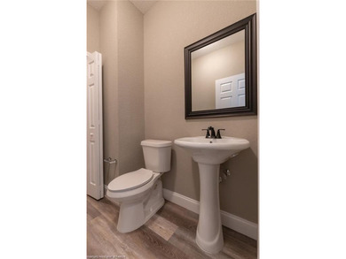 Like-New Luxury Lakefront Townhome - 4BR / 3.5BA / 3 Levels - - photo 23