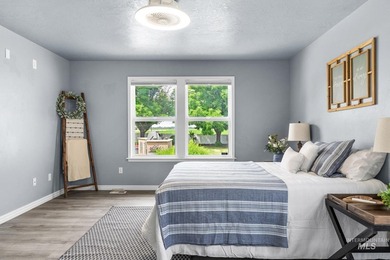 Welcome to this beautiful home in a quiet neighborhood near - photo 23