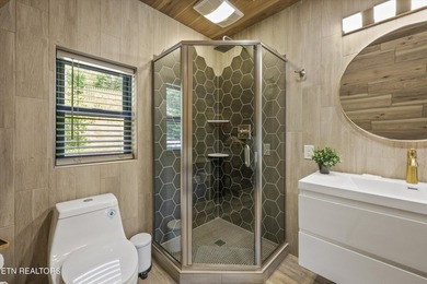 A rare opportunity to own a fully operational private - photo 24