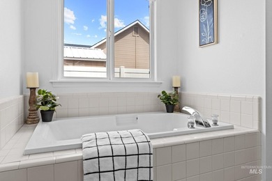 Welcome to this beautiful home in a quiet neighborhood near - photo 27