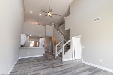 Like-New Luxury Lakefront Townhome - 4BR / 3.5BA / 3 Levels - - photo 29