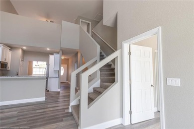 Like-New Luxury Lakefront Townhome - 4BR / 3.5BA / 3 Levels - - photo 30