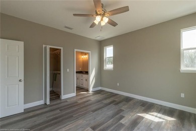 Like-New Luxury Lakefront Townhome - 4BR / 3.5BA / 3 Levels - - photo 31