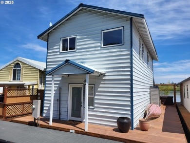 Lake Home For Sale in Portland, Oregon