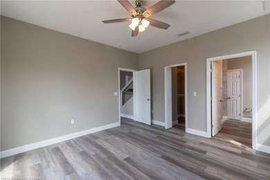 Like-New Luxury Lakefront Townhome - 4BR / 3.5BA / 3 Levels - - photo 32