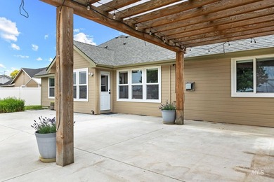 Welcome to this beautiful home in a quiet neighborhood near - photo 39