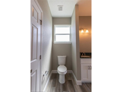 Like-New Luxury Lakefront Townhome - 4BR / 3.5BA / 3 Levels - - photo 42