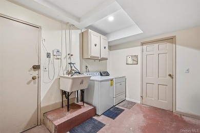 Spacious 3-bedroom, 2.5-bath ranch located in the Village of - photo 42