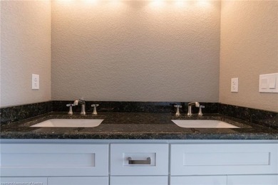 Like-New Luxury Lakefront Townhome - 4BR / 3.5BA / 3 Levels - - photo 44