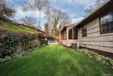 Spacious 3-bedroom, 2.5-bath ranch located in the Village of - photo 45