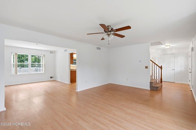 Welcome home to this beautiful 4 bedroom 2.5 bath colonial - photo 5