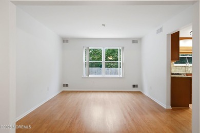 Welcome home to this beautiful 4 bedroom 2.5 bath colonial - photo 9